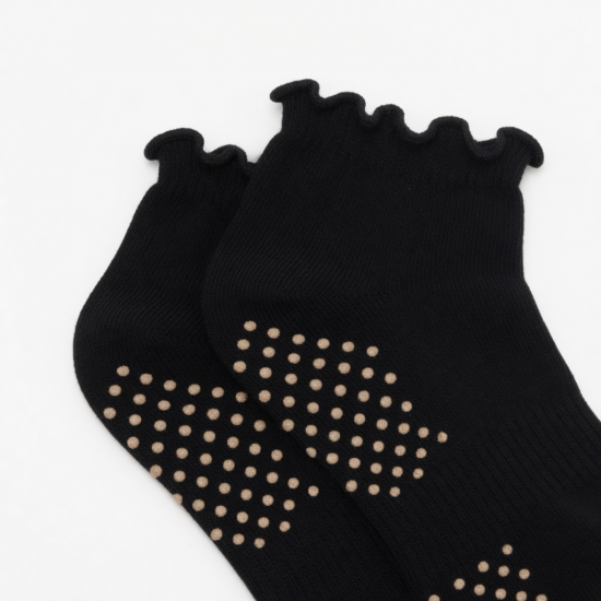 Alo Yoga Women's Lettuce Edge Grip Sock Size S/M Black
